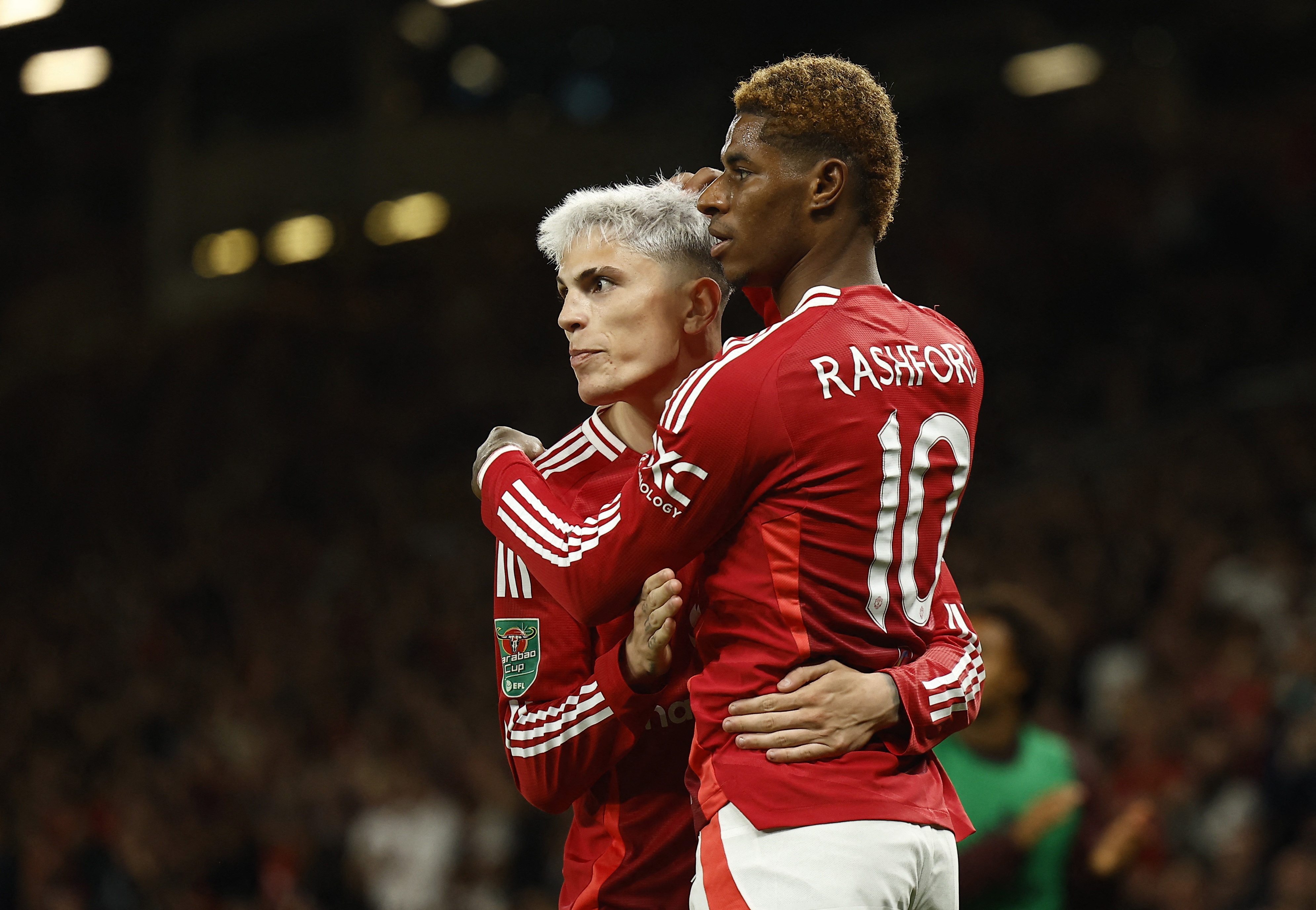 九游正版入口-曼晚:拉什福德和加纳乔在曼联基地训练,两人均在等待转会