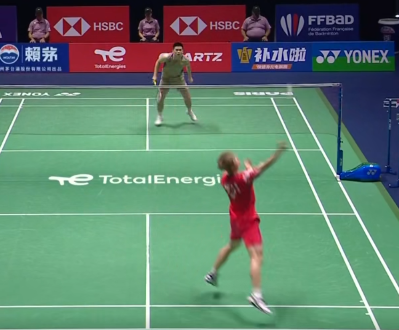 石宇奇2-1逆转昆拉武特！首局被逆转完美调整，后两局碾压式夺冠