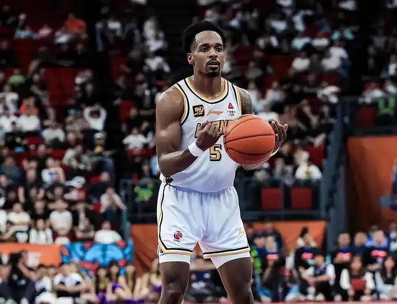 广厦总经理回应布朗问题：已达成续约，归化不可能了！