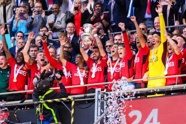 九游用户空间-滕哈赫完美部署赢得掌声，冠军能否让他留在曼联？