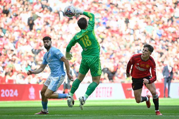 九游用户空间-滕哈赫完美部署赢得掌声，冠军能否让他留在曼联？