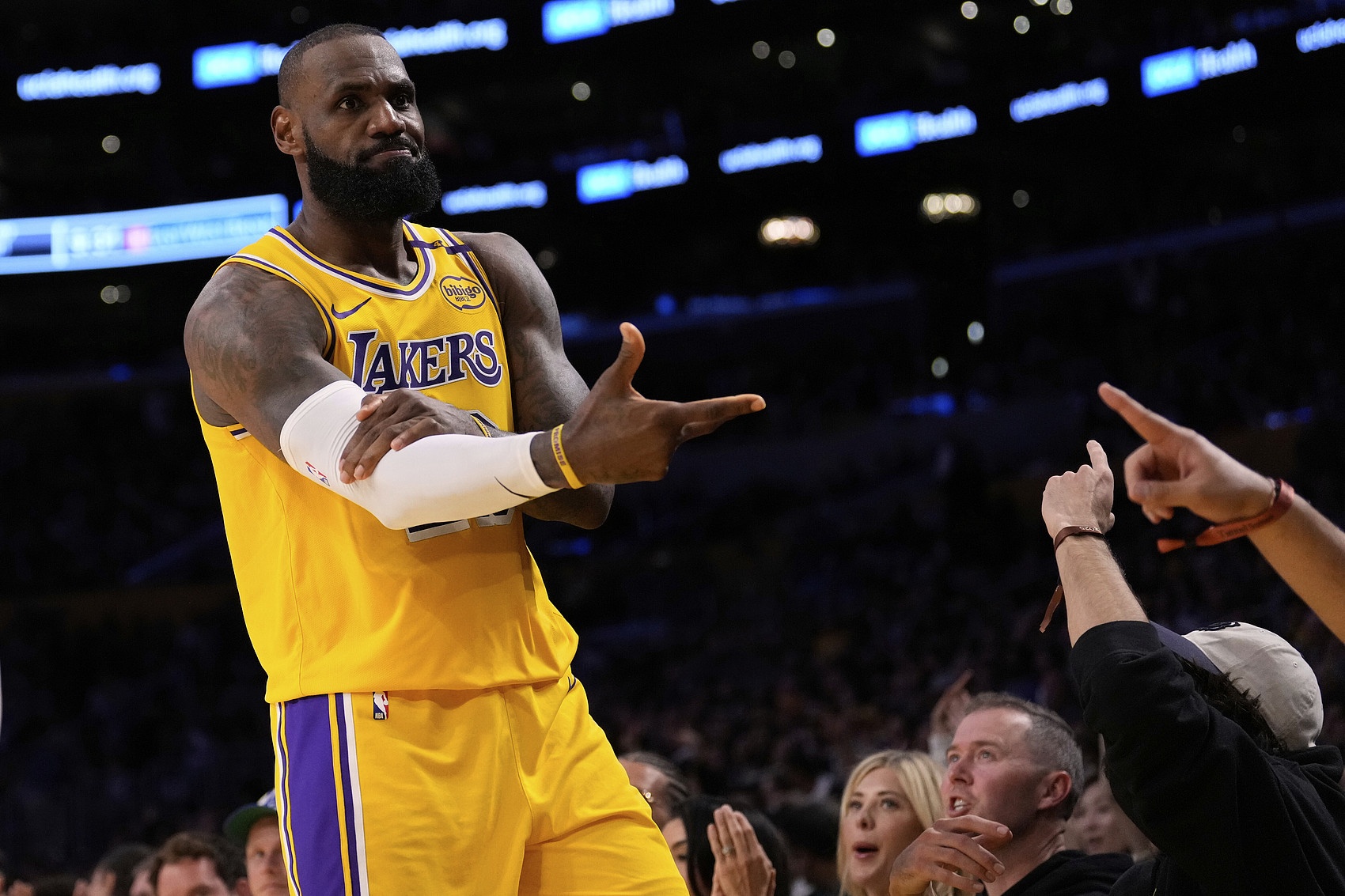 九游用户空间-泰伦-卢回应詹姆斯年代论：九十年代无法立足？荒谬之论毫无根据