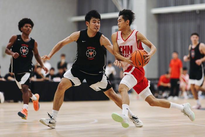 中国篮协U19特训队87-85险胜Veritas Academy，王洪泽彰华非合砍38分