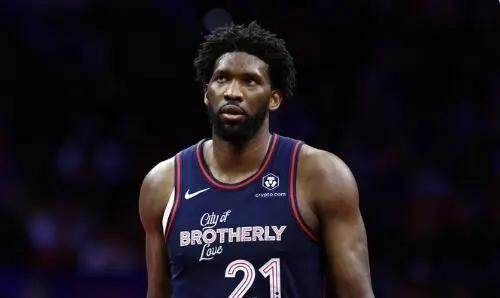 九游正版入口-复出首战轻松轰下40+10 恩比德唯一对手就是健康