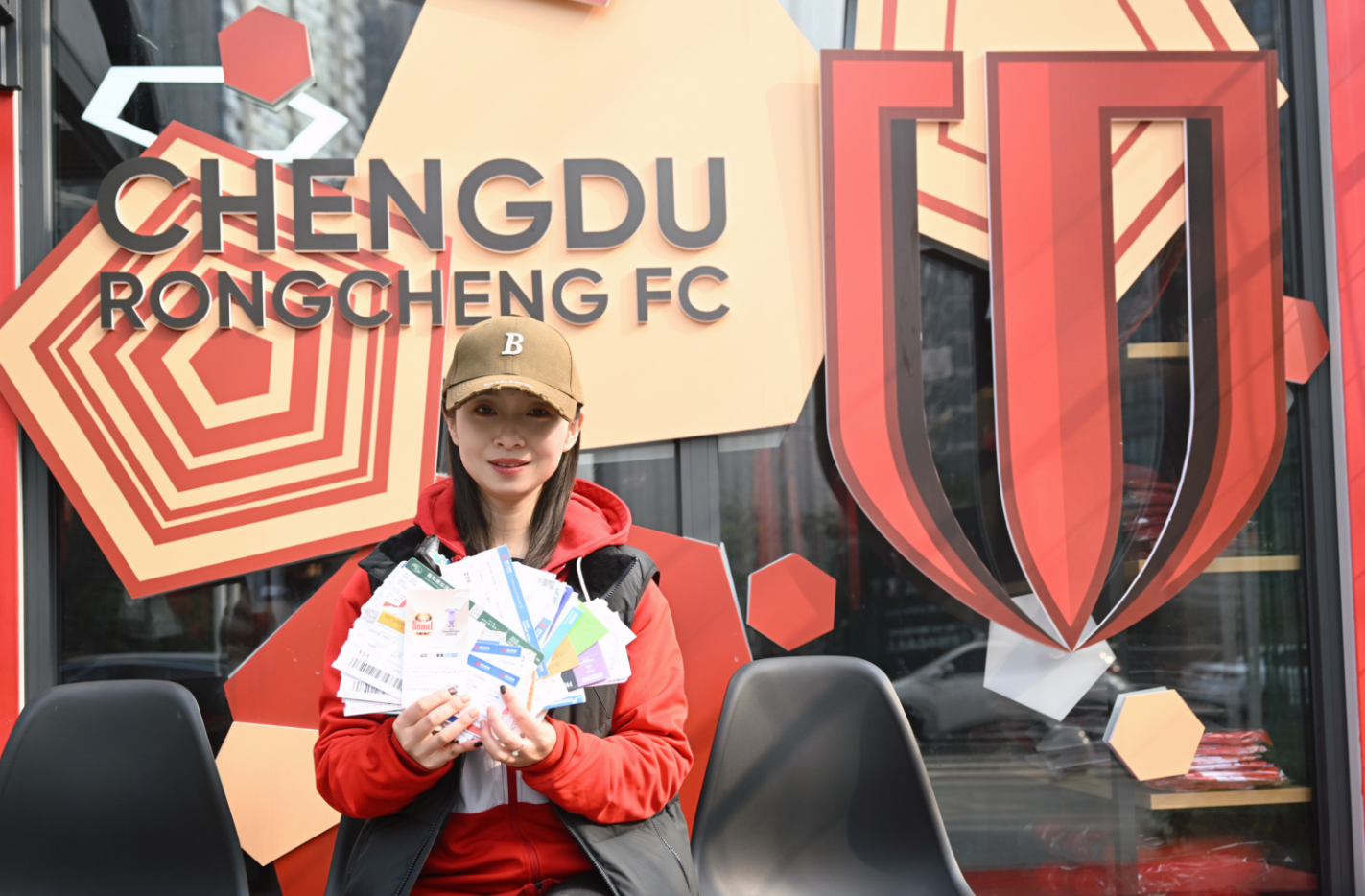 九游用户空间-红星专访|她是去年成都蓉城唯一主客场全勤球迷:全年看球开销超10万元