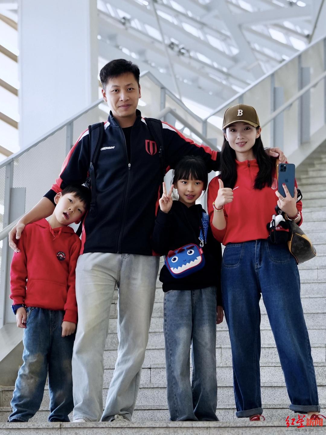 九游用户空间-红星专访|她是去年成都蓉城唯一主客场全勤球迷:全年看球开销超10万元